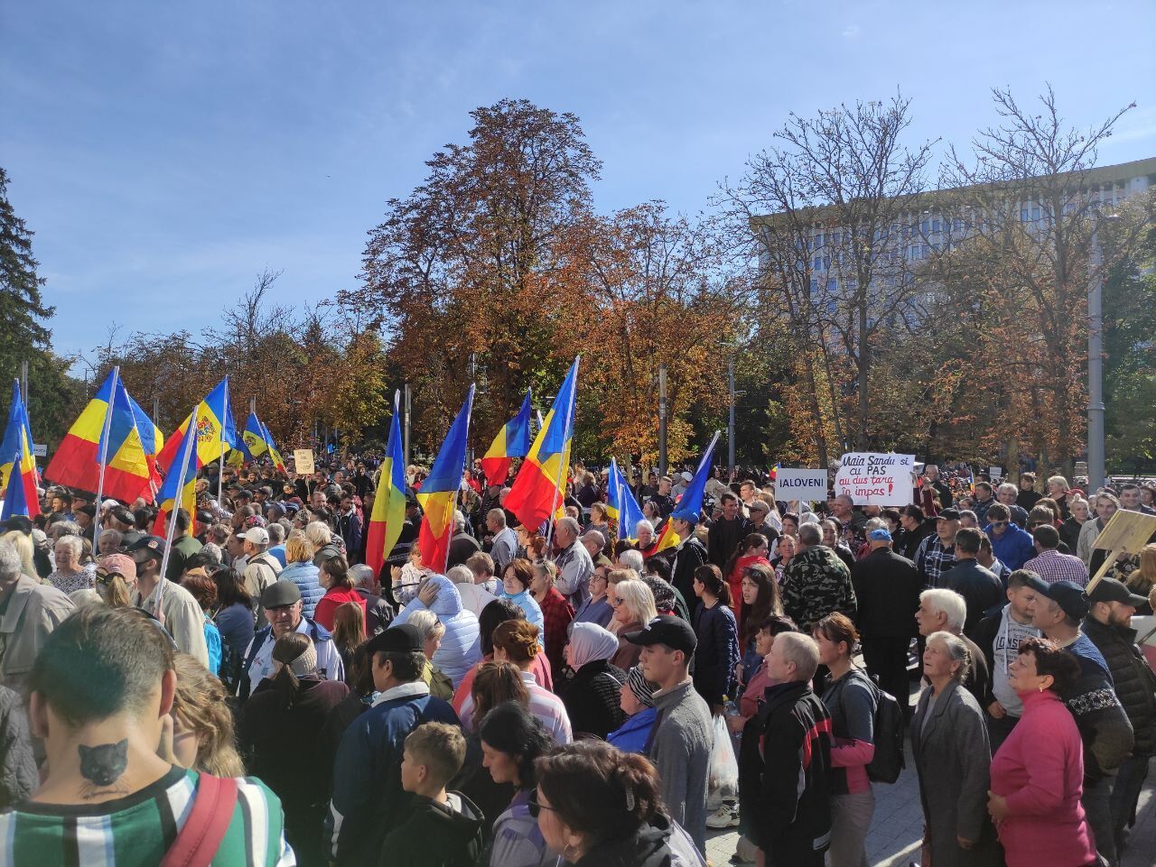 У Молдові затримали десятки представників проросійської партії "Шор", яка намагається розхитати ситуацію в країні