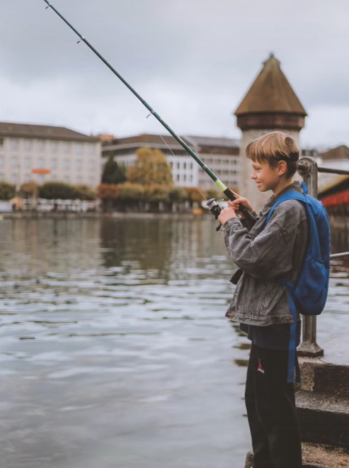 12-річний біженець з України, який рибалив у Швейцарії, довів мережу до сліз
