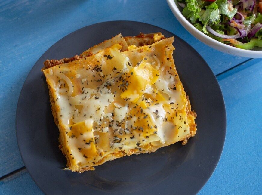 Классическая лазанья с соусом болоньезе