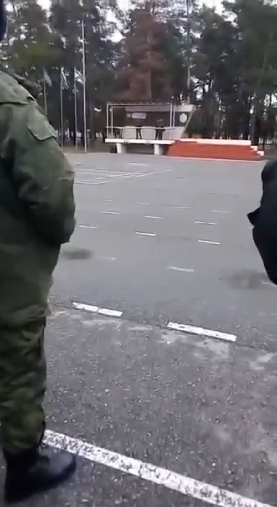 "Сам полуслепой, живу на таблетках": российский инструктор заявил мобилизованным, что будут воевать все. Видео