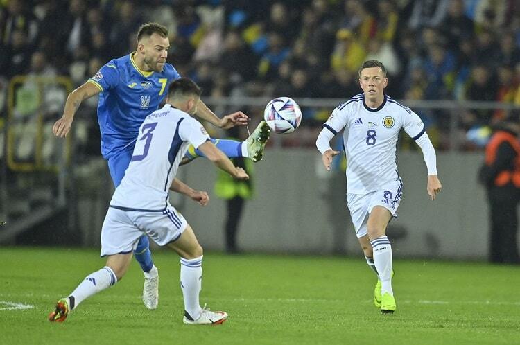 ''Ви намагаєтеся придертися'': Ярмоленко відповів журналістам на питання про матч із Шотландією