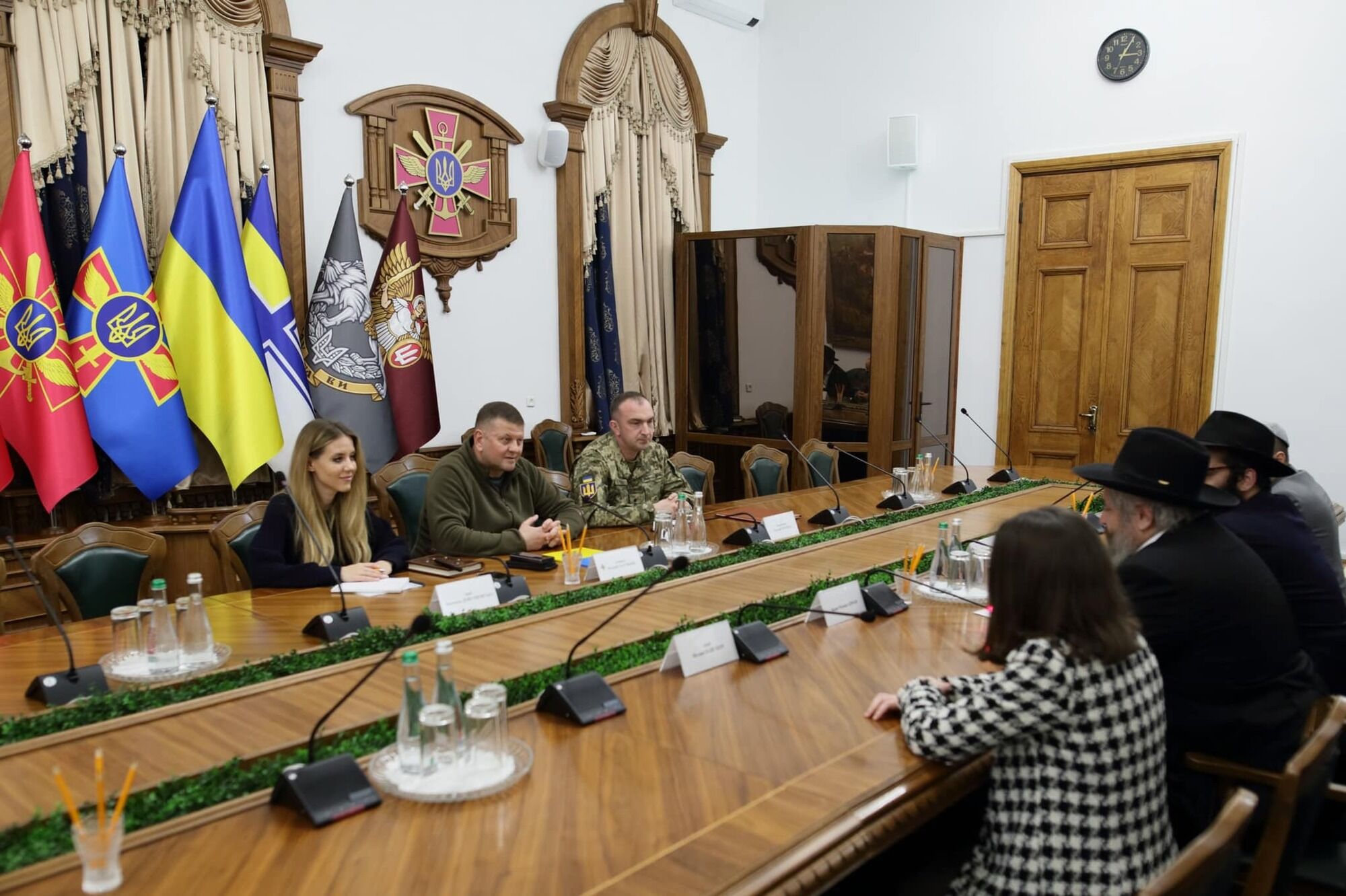 Залужный провел встречу с главным раввином Украины: получил благословение на победу и слова поддержки ВСУ. Фото