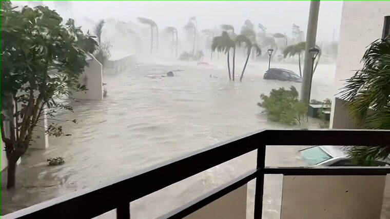 Затоплені міста, повалені дерева і тотальний блекаут: США накрив ураган "Ян", який вже назвали найпотужнішим у Флориді. Фото і відео