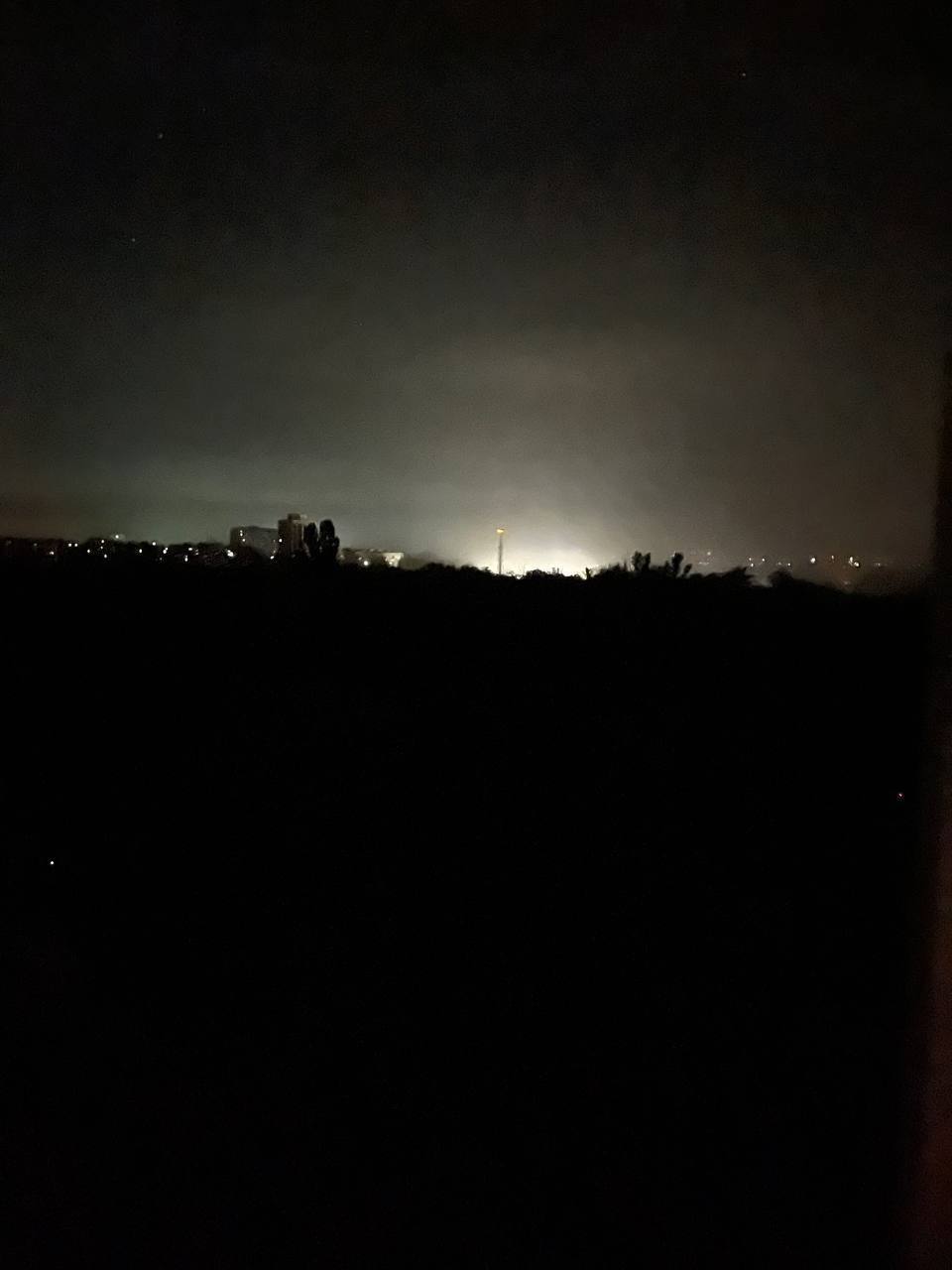 Окупанти вдарили ракетами по Дніпру та Запоріжжю, від вибухів у будинках вилетіли вікна. Відео
