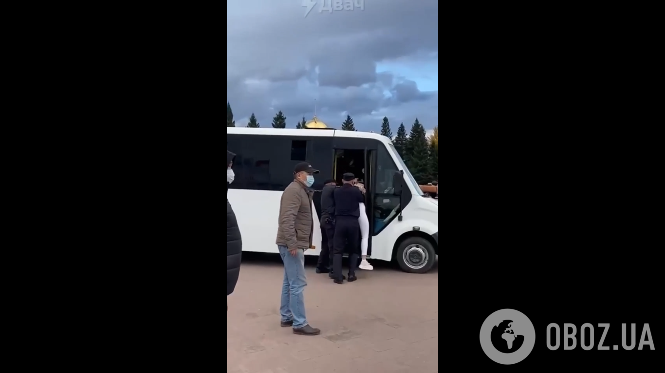 У російській Туві жорстко затримали жінок, що вийшли на мітинг проти мобілізації