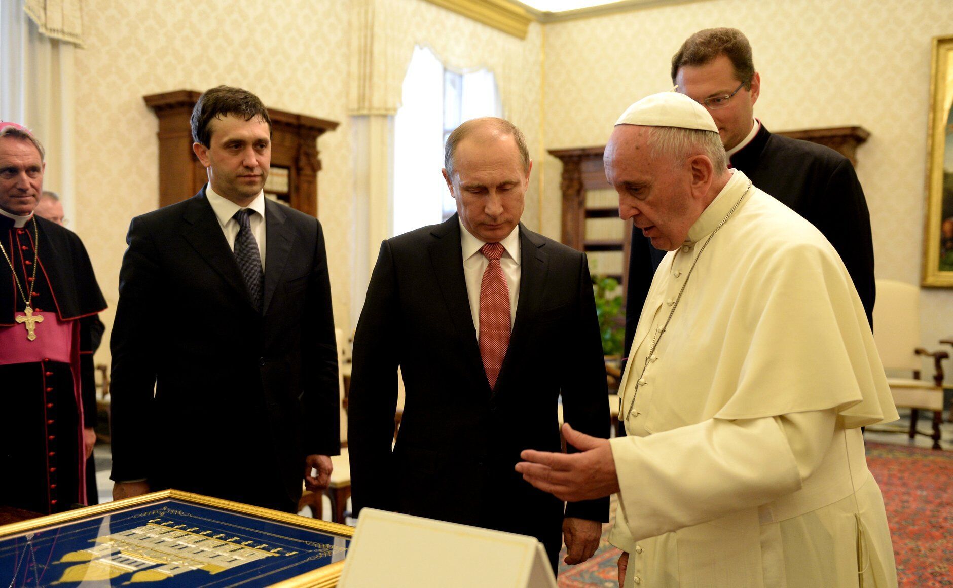 Папа Римский назвал войну в Украине ''Третьей мировой'' и напомнил о намерениях поговорить с Путиным