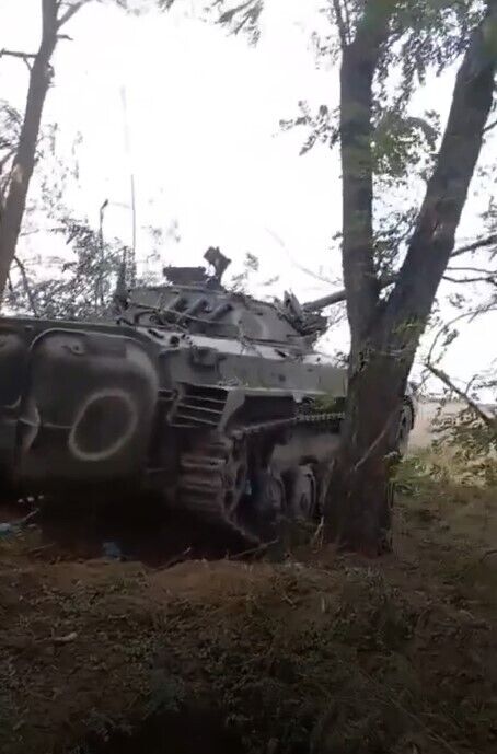 Бросили оружие и награбленное: украинские защитники показали позиции, с которых спешно бежали оккупанты. Видео 18+