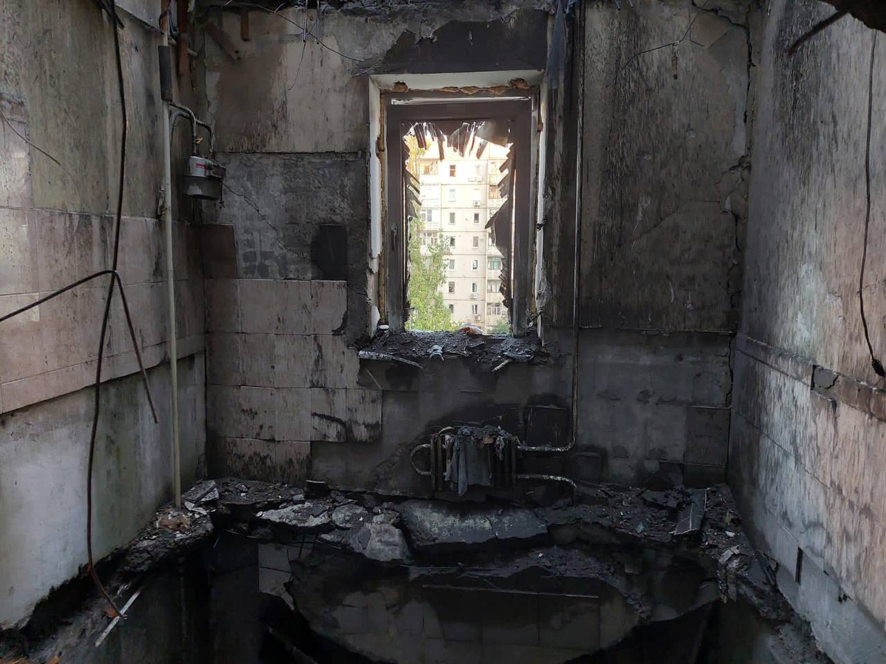 ''Кровожадные подонки'': Зеленский отреагировал на ракетный удар по Запорожью. Фото
