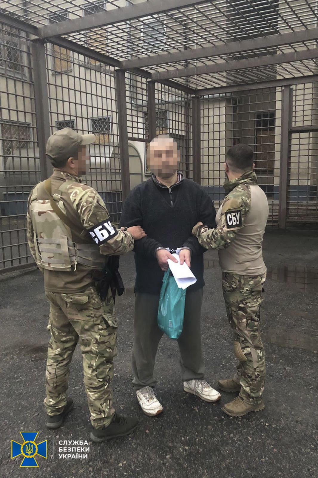 СБУ задержала коллаборанта в деоккупированном Волчанске, который помогал войскам РФ захватить город. Фото