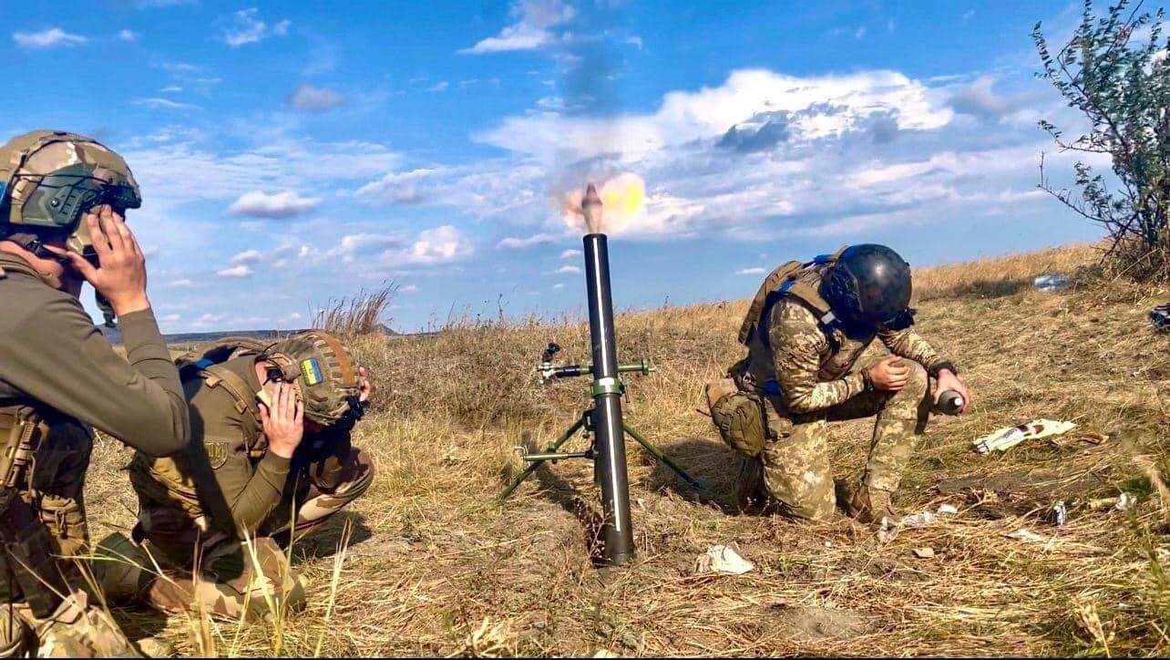 Украинские минометчики показали, как отправляют "подарки" оккупантам. Фото