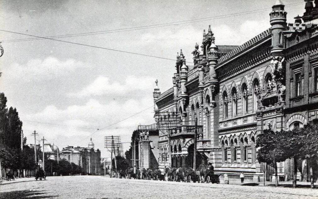 Здание Нацбанка Украины в Киеве в начале XX века было двухэтажным. Архивное фото