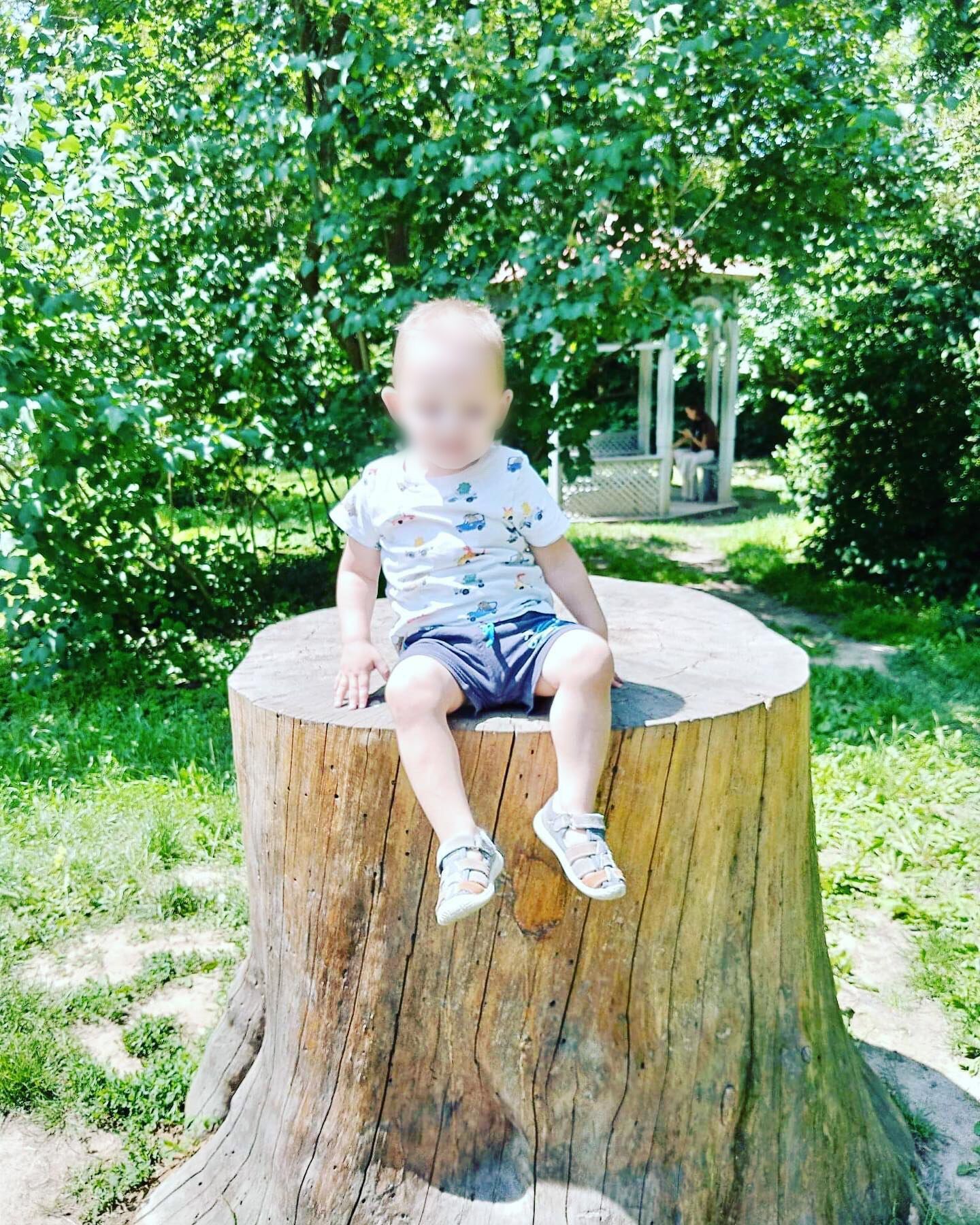 Постраждалу від пострілу гранатомета в Чернігові 2-річну дитину везуть до Києва: що відомо про хлопчика