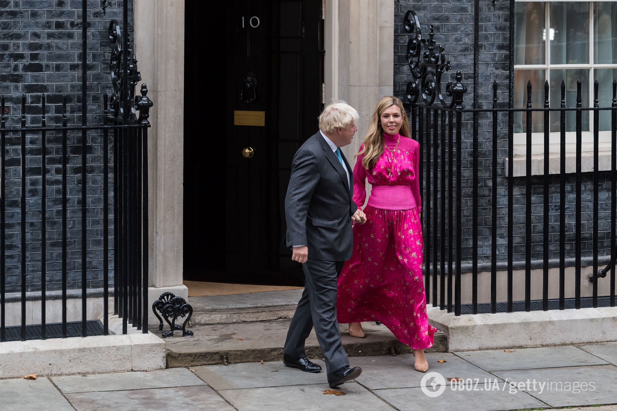 Последний лук Кэрри Джонсон в статусе супруги премьера Великобритании захватил сеть. Фото