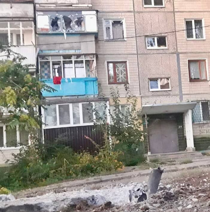 Оккупанты нанесли удар по жилым кварталам Никополя: ранены два человека
