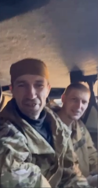''Ви наші герої'': у мережі показали унікальні кадри, як Україна повертала з полону захисників. Відео