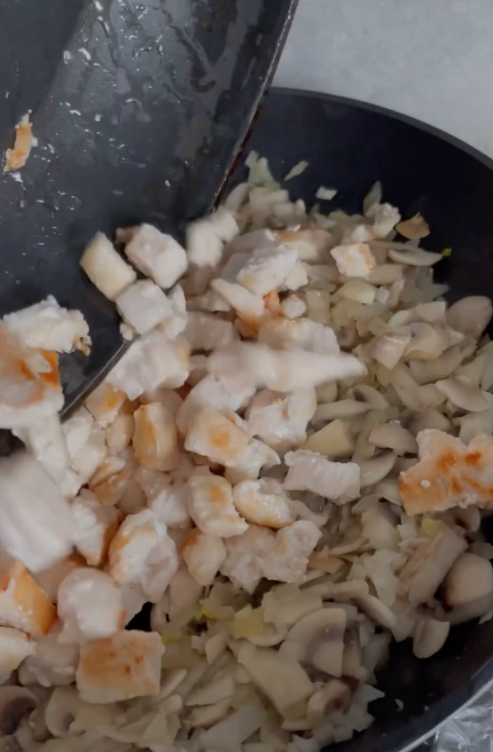 Куриное филе и лук