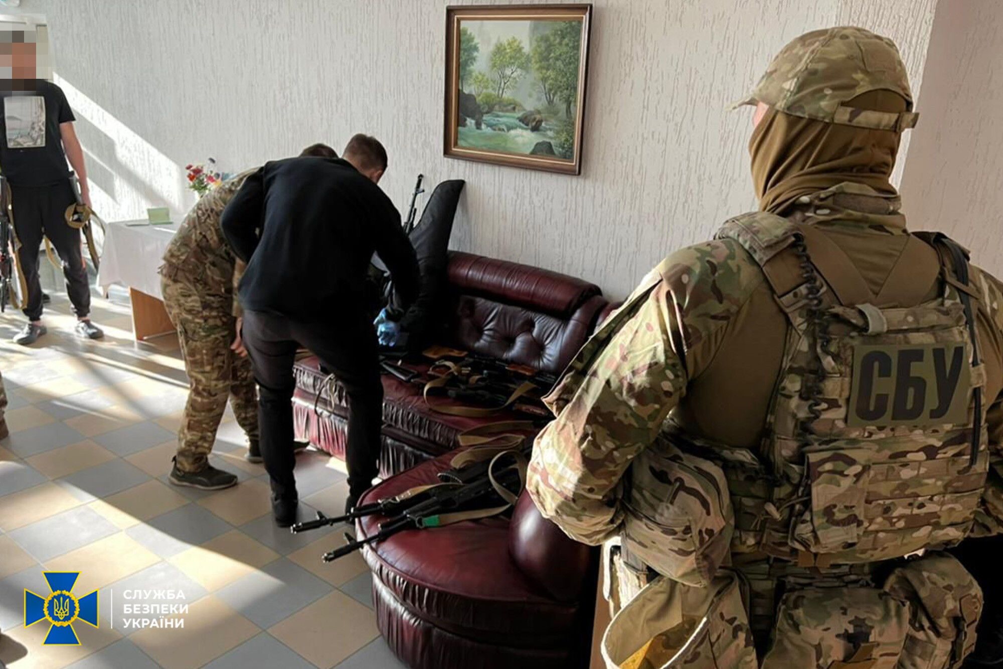 24 таможенника отстранили от должностей из-за связей с фигурантами санкционного списка СНБО: детали спецоперации СБУ. Фото