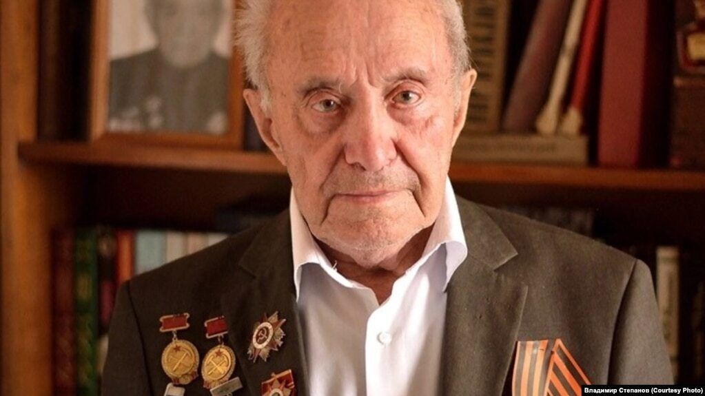 ''8 млн українців загинули у Другу світову, ми разом в окопах сиділи'': 97-річний ветеран з Сибіру виступив проти війни. Фото 