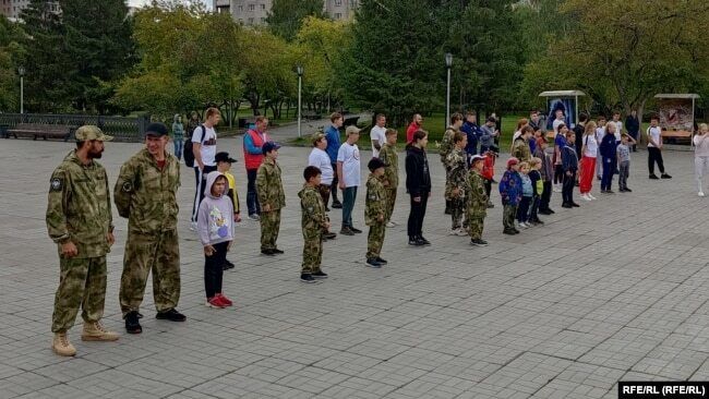 "8 млн українців загинули у Другу світову, ми разом в окопах сиділи": 97-річний ветеран з Сибіру виступив проти війни. Фото 