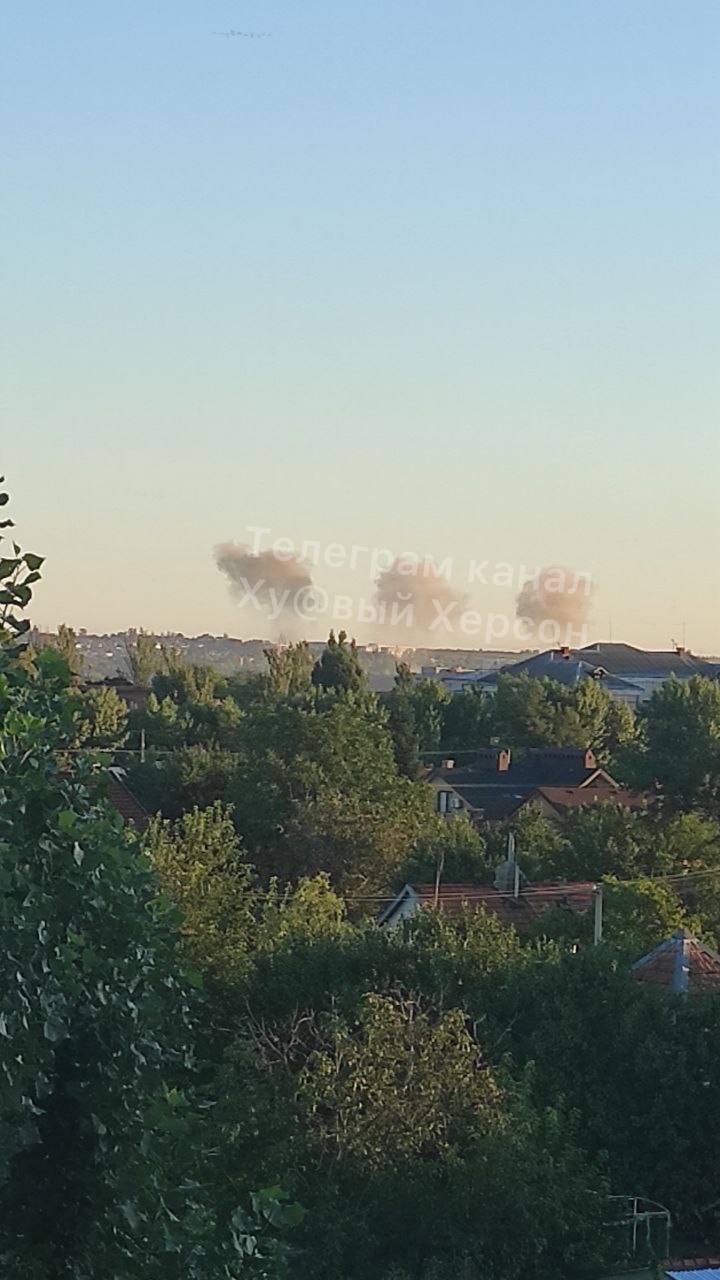 В Новой Каховке очередная партия ''бавовны'', около ГЭС виднеется дым. Фото и видео
