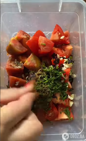 Маринованные помидоры на скорую руку: как приготовить пикантную закуску