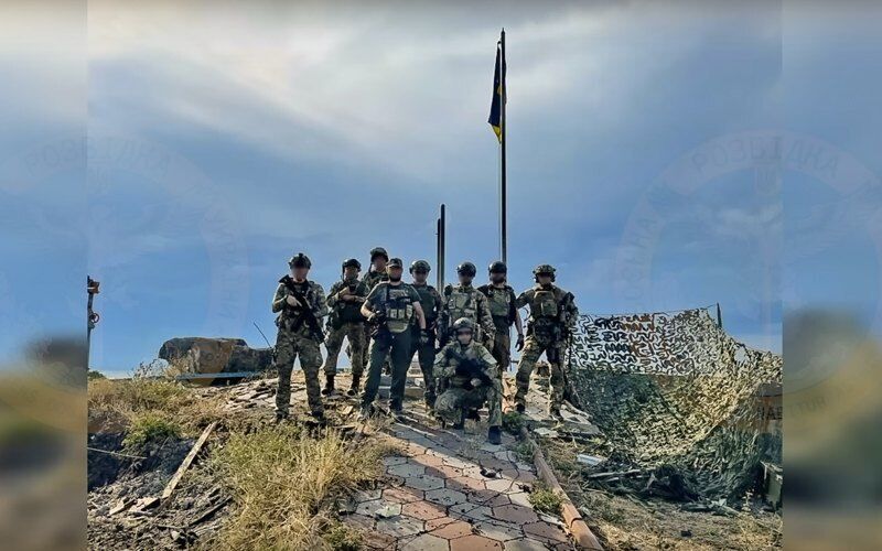 Воєнна розвідка України відзначила 30-річчя: що  відбувається за сімома замками на ''Острові'' і в ''Лісі''. Фото    