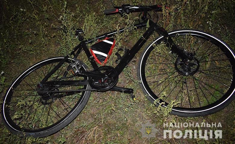 У Києві легковик збив на смерть велосипедиста, який несподівано виїхав на дорогу