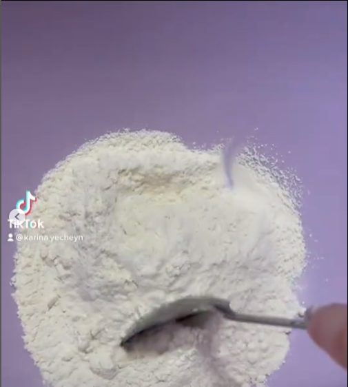 Элементарный пирог с маком в мультиварке: получается очень пышным