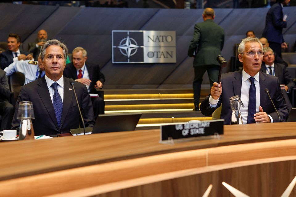 Блінкен на зустрічі із союзниками по НАТО: підтримка України в її доблесній боротьбі проти РФ продовжиться 