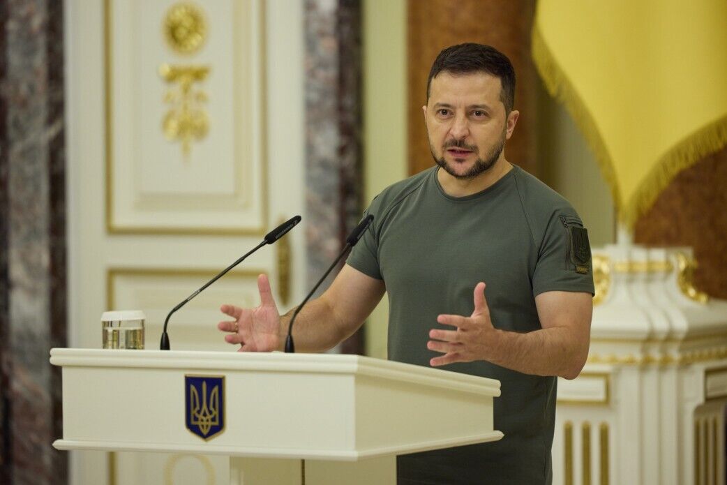 Зеленський нагородив українських та зарубіжних журналістів