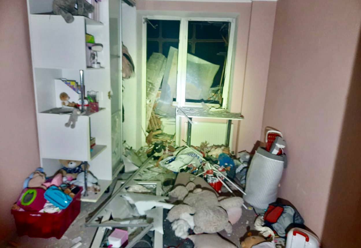 Войска РФ в новогоднюю ночь ударили по жилым кварталам Днепропетровщины: есть разрушения и раненая. Фото