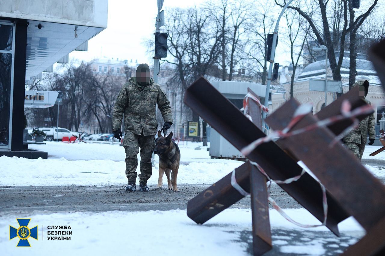 СБУ проводит мероприятия по безопасности в правительственном квартале Киева: возможны ограничения проезда. Фото