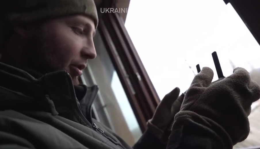 Оккупанты обречены: защитник Украины показал, как аэроразведка под Бахмутом наводит "Грады" на захватчиков. Видео