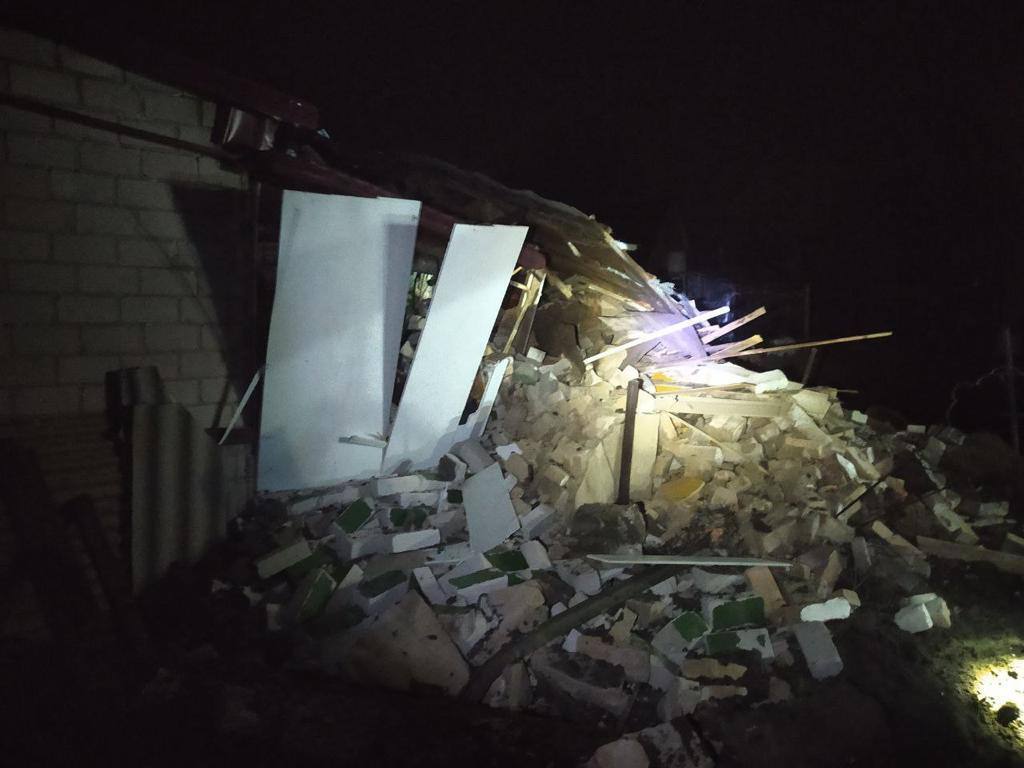 Окупанти вночі вдарили по Запоріжжю: пошкоджено об'єкти інфраструктури та житлові будинки. Фото 
