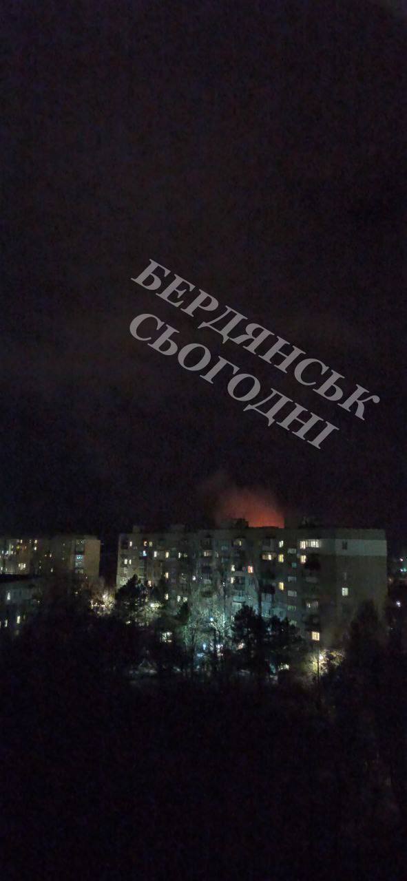 В оккупированном Бердянске взорвали автомобиль ''главы администрации района''. Фото, видео и все подробности