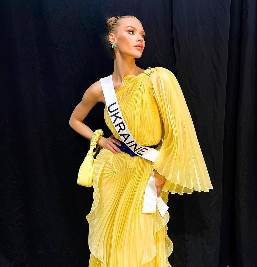 Виктория Апанасенко готовится к финалу: на "Мисс Вселенная" восхитились нарядом украинки в цветах флага. Фото