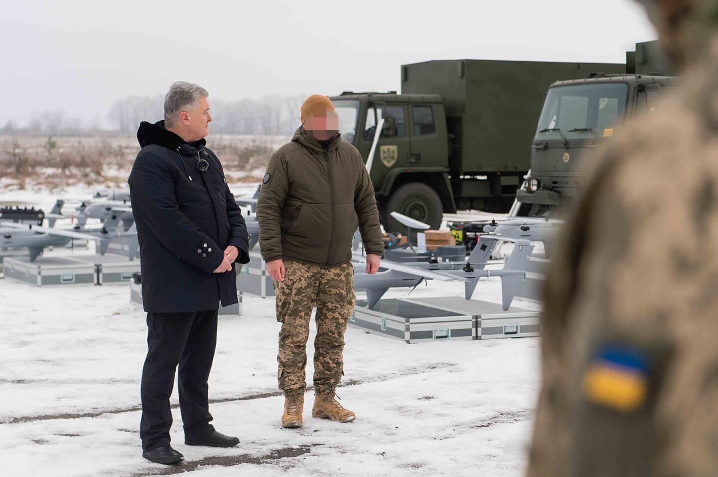 Тероборона отримала від Порошенка 5 вантажівок DAF із зенітними установками для боротьби з "Шахедами"