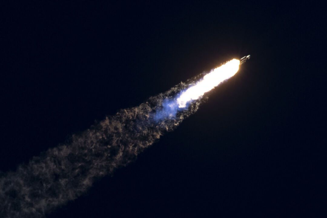 SpaceX запустила ракету Falcon Heavy с секретной военной миссией. Фото и видео