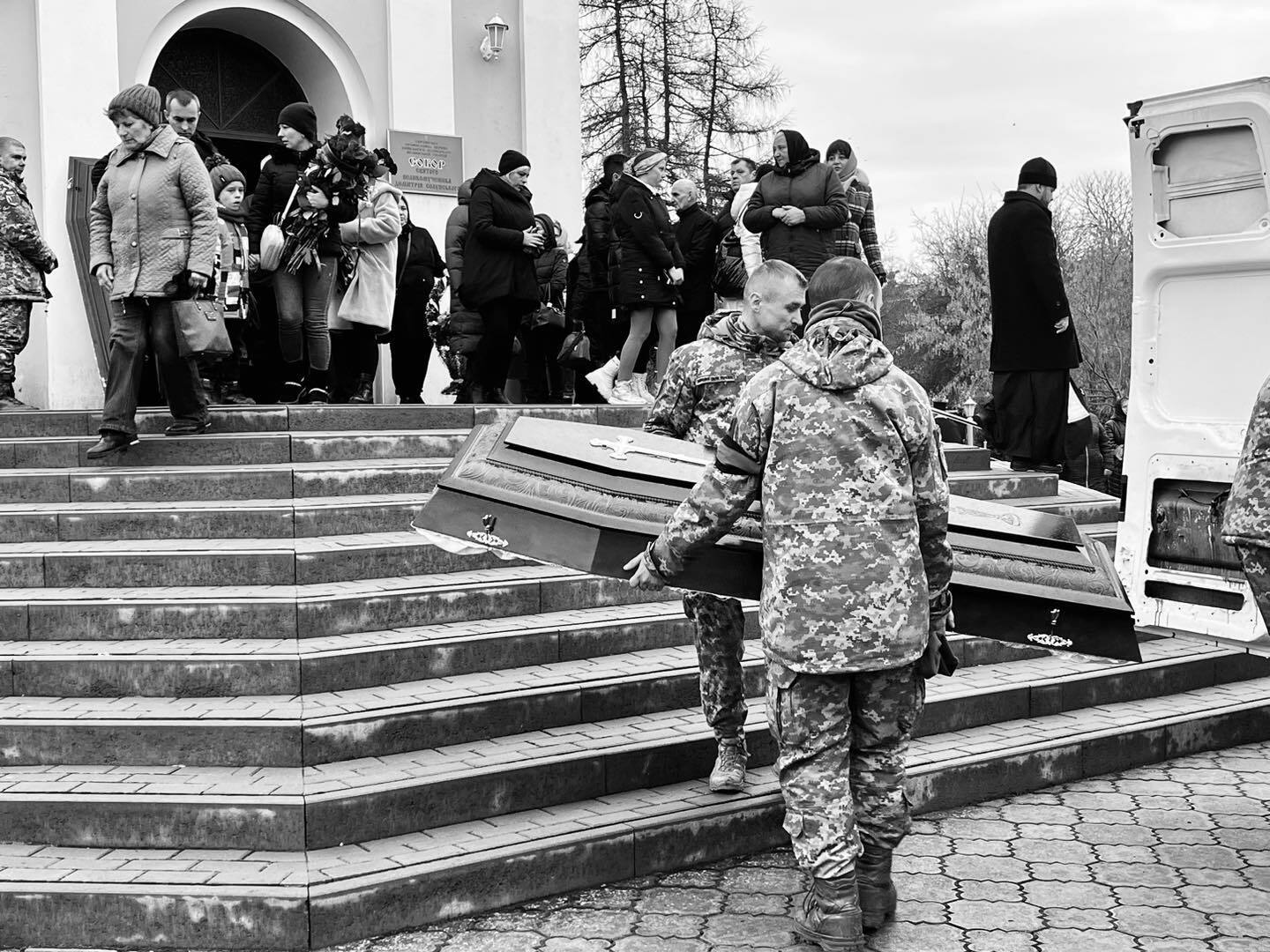 На Волыни простились с отцом и сыном, погибшими в один день в боях за Украину. Фото