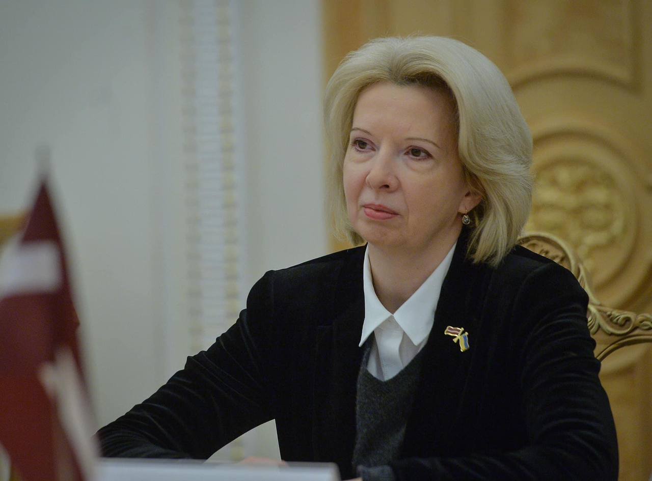 В Україну прибула з візитом міністерка  оборони Латвії: говорили про формулу миру 