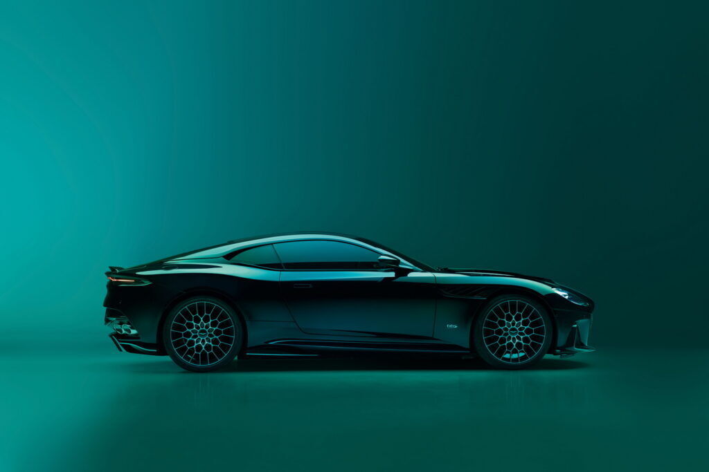 Aston Martin анонсировал самый мощный DBS 770 Ultimate