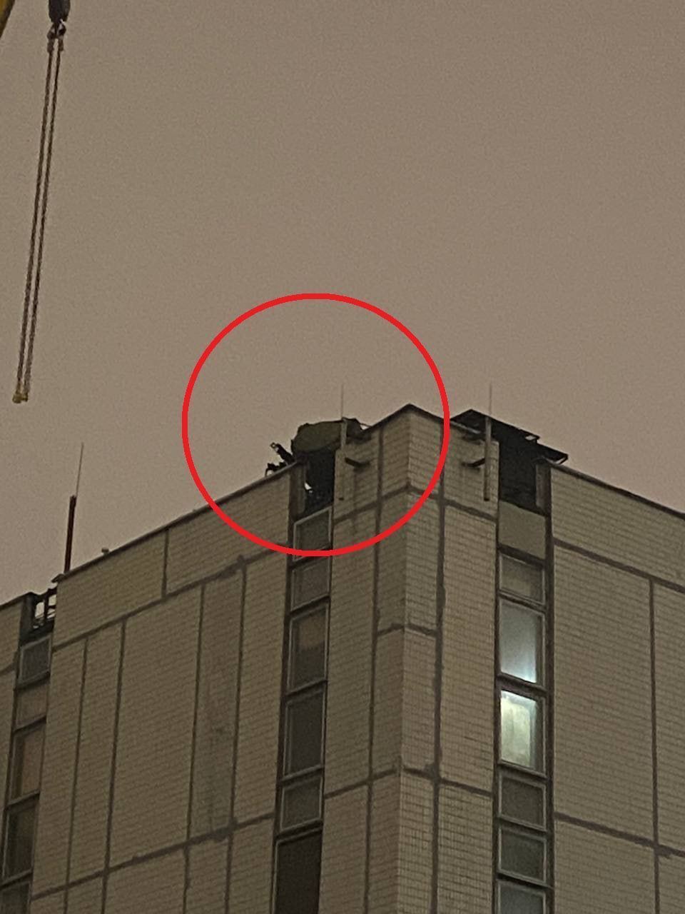 У Москві майже через рік війни встановили ЗРГК "Панцир-С1" на дахах міноборони й офісного центру. Фото і відео