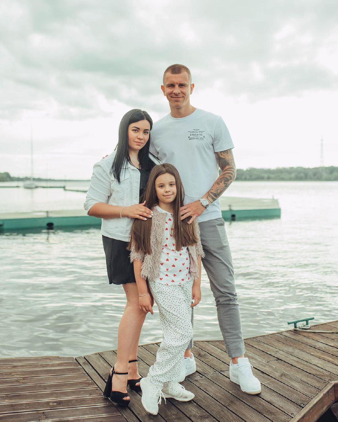 "Больные люди". Украинский футболист выложил переписку с родственниками из России