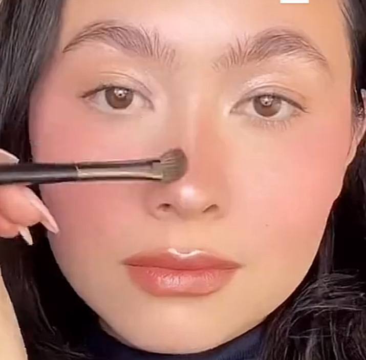 ''Холодный макияж'' стал вирусным трендом в TikTok: есть пять  правил. Видео