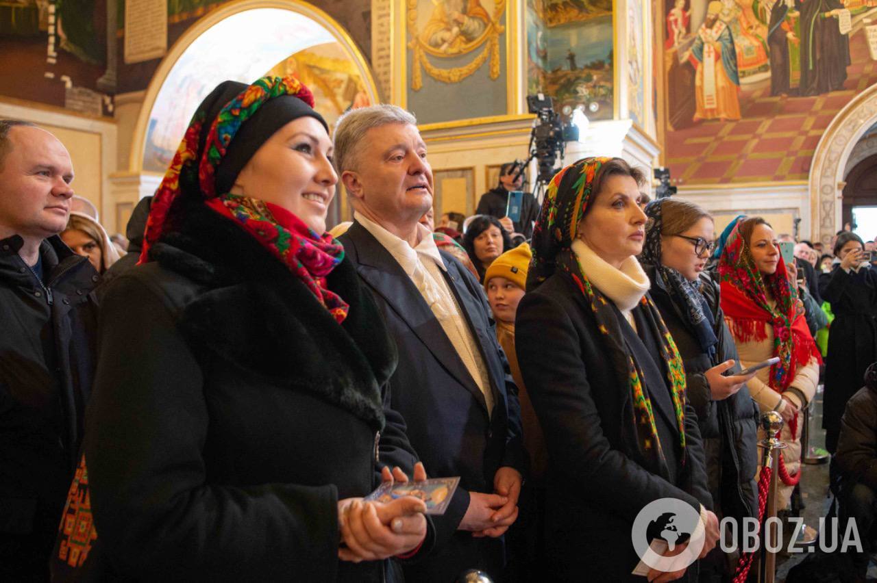 "Это была светлая молитва": супруги Порошенко посетили праздничную литургию в освобожденной от Московской церкви Лавре. Фото