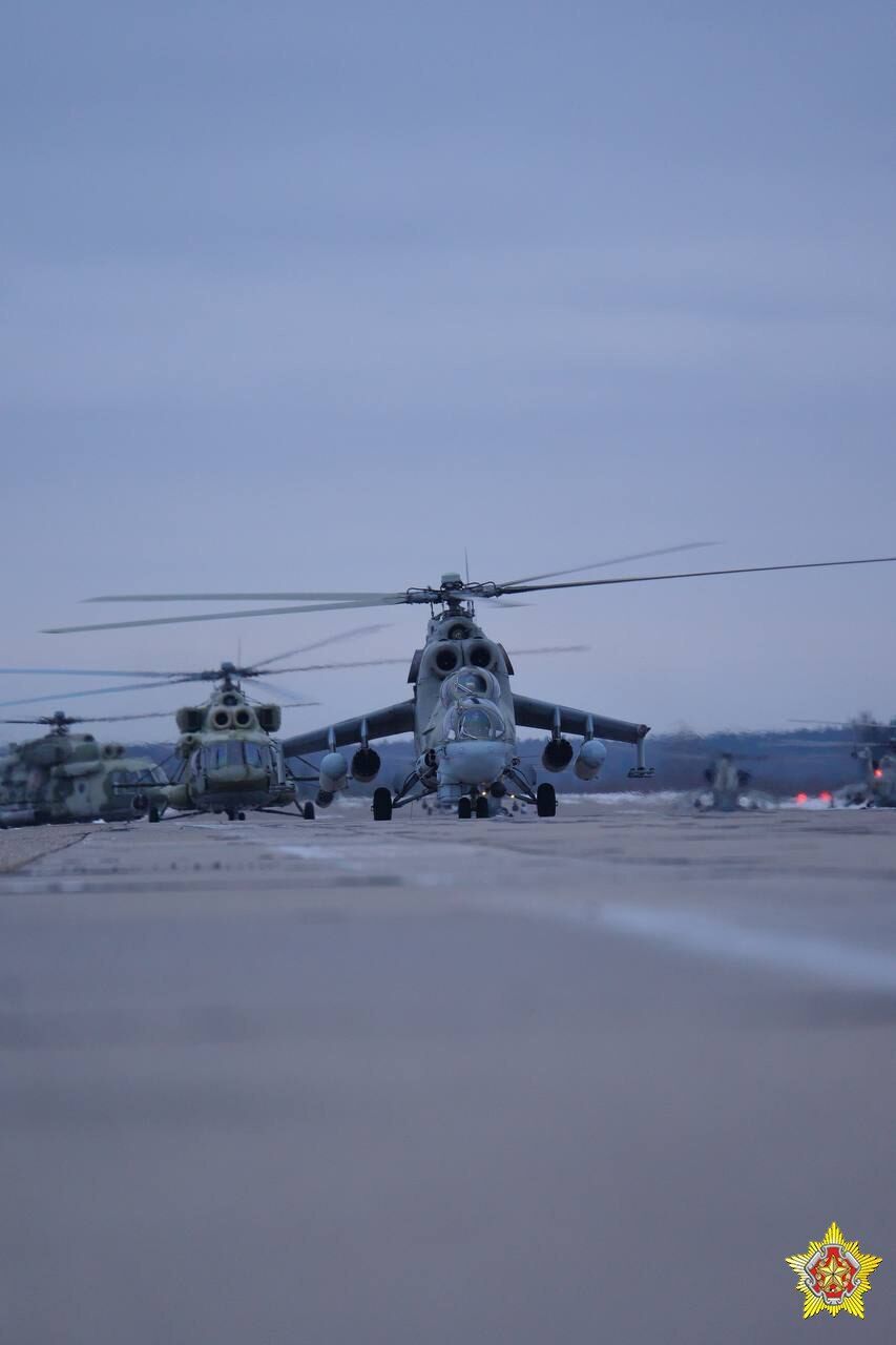 У Білорусі зафіксовано збільшення авіаактивності: ЗМІ розповіли, які винищувачі підняли в небо, і назвали причину