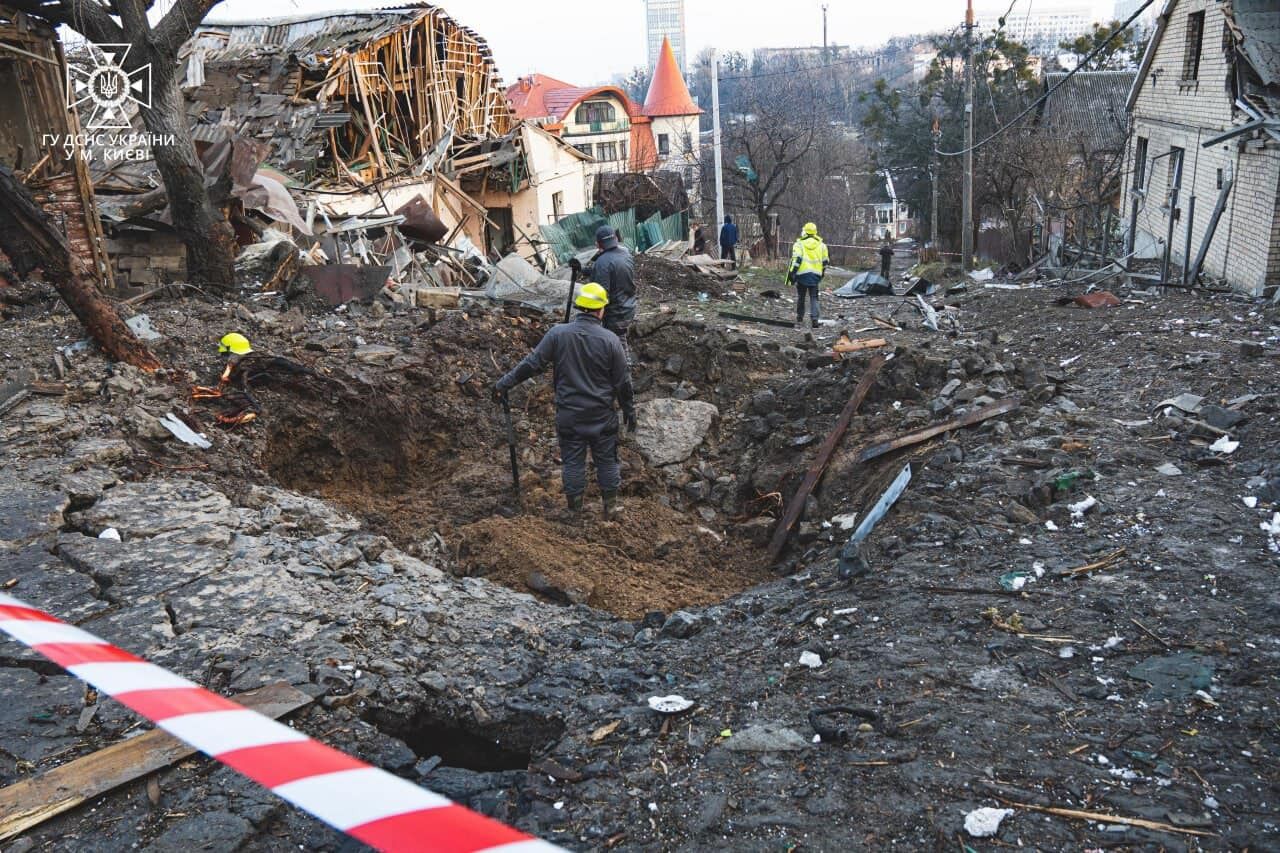 Умер один из пострадавших в результате ракетных обстрелов Киева 31 декабря, – Кличко