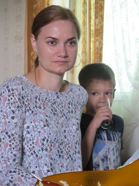 Перед вибухом попросив маму сходити на кухню: російська ракета 31 грудня в Києві вбила матір і покалічила іншу жінку