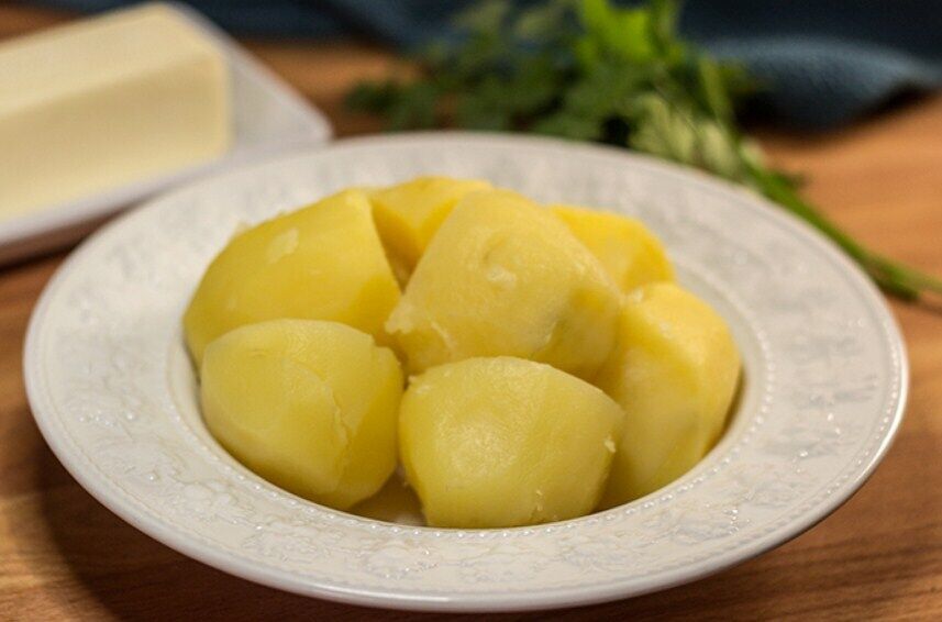 Почему картофельное пюре получается невкусным и серым: главные ошибки в приготовлении