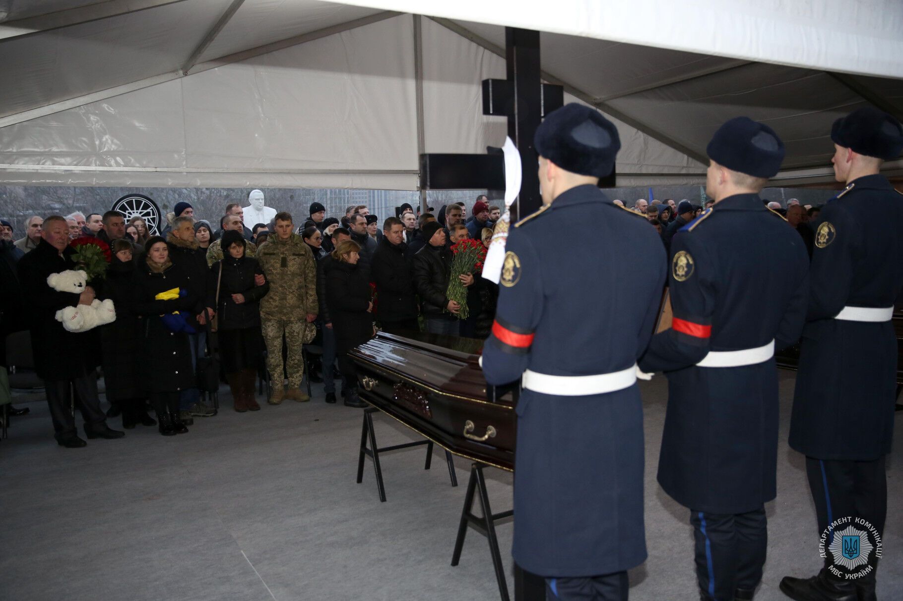 Погибших в авиакатастрофе в Броварах руководителей МВД похоронили на Байковом кладбище. Фото